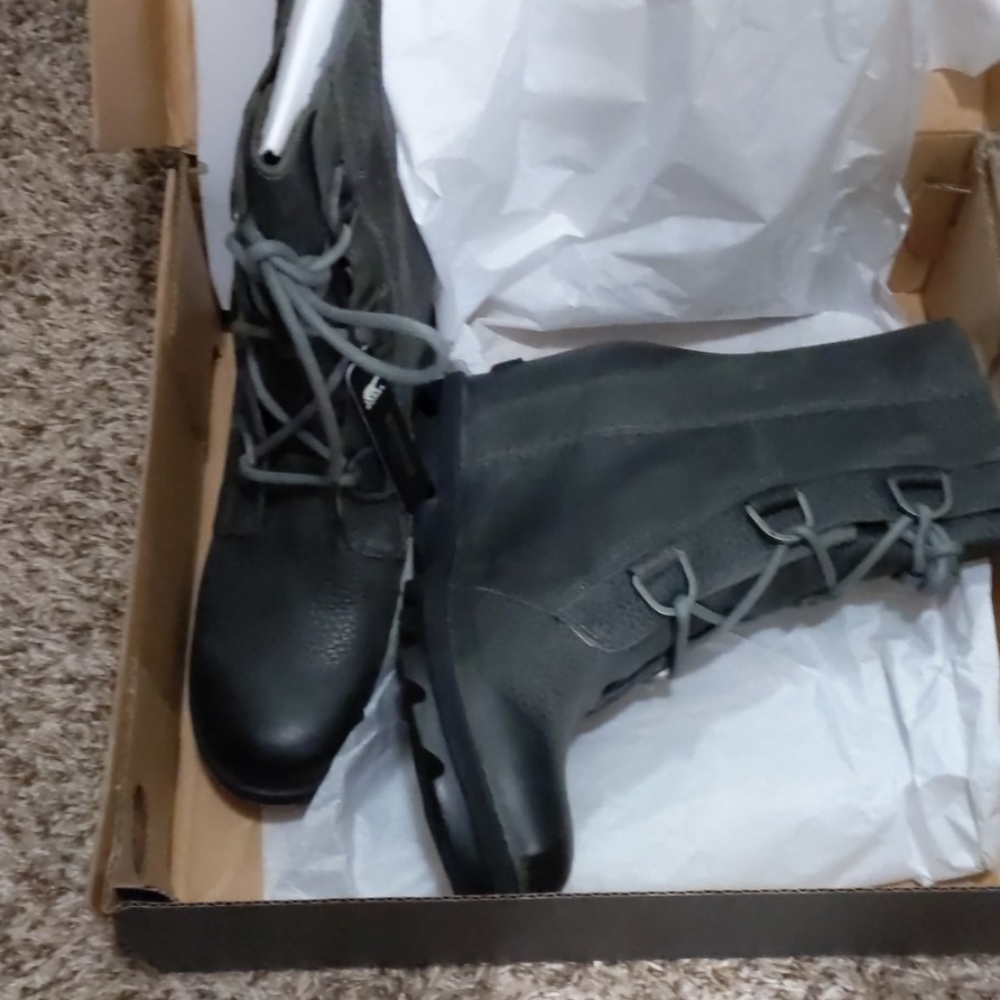 Joan of Arctic Wedge II Boot, 10.5, gray